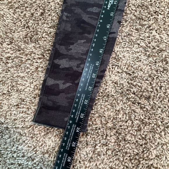 Spanx Women’s Leggings Heathered Black Gray Camo Look At Me Now Sz Medium - Picture 6 of 7